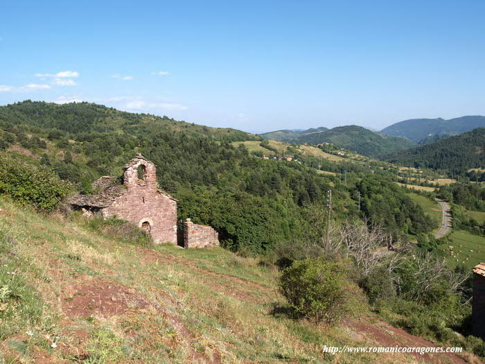 TEMPLO DESDE EL NOROESTE Y PAISAJE